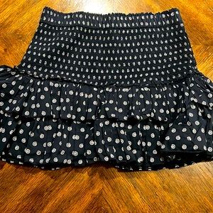 Cute layered flounce skirt. Never worn. LOFT. Size L.Perfect for spring/summer.
